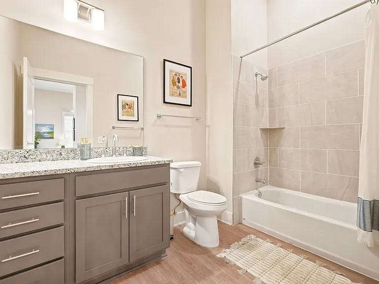 Neel's Lofts — Photo 7