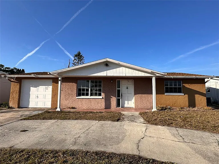 3215 Bright Dr — Photo 2