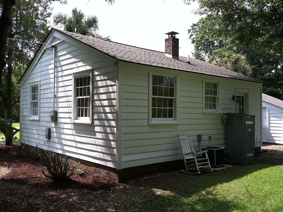 2nd image of 124 Plymouth Ave