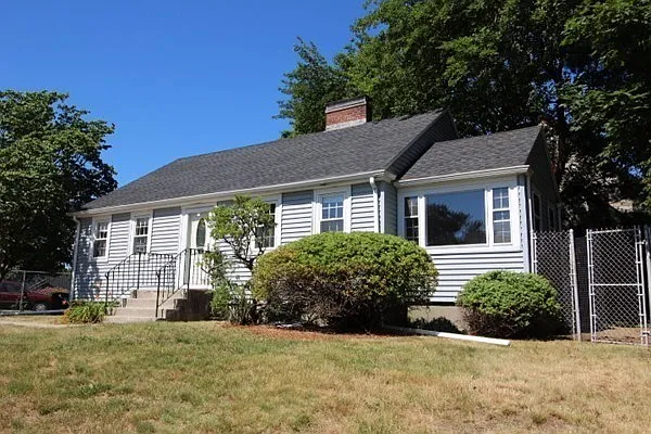 20 Orlando Ave — Photo 1