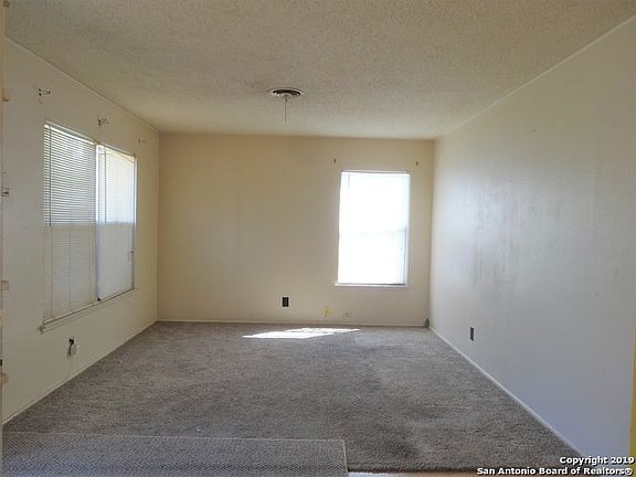 4th image of 4102 Wild Oak Dr