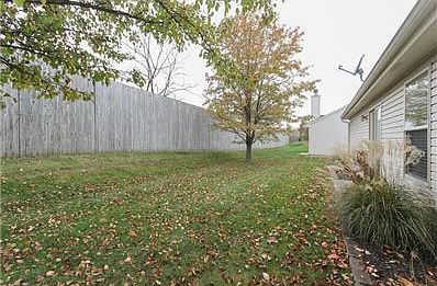 3rd image of 687 Muirfield Dr