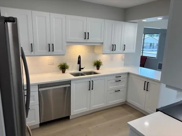 32959 George Ferguson Way #40, Abbotsford, BC V2S 7W9