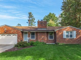 135 Forest Hill Dr, Amherst, OH 44001