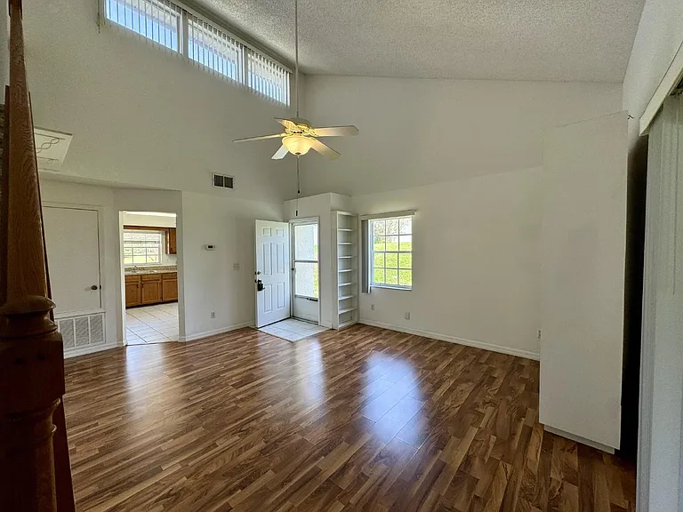 1455 Disston Ave — Photo 15