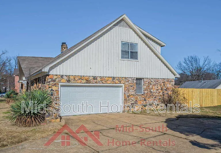 5164 Brushwood Dr — Photo 3