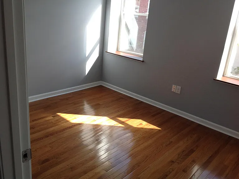 6 N 18th St #301 — Photo 15