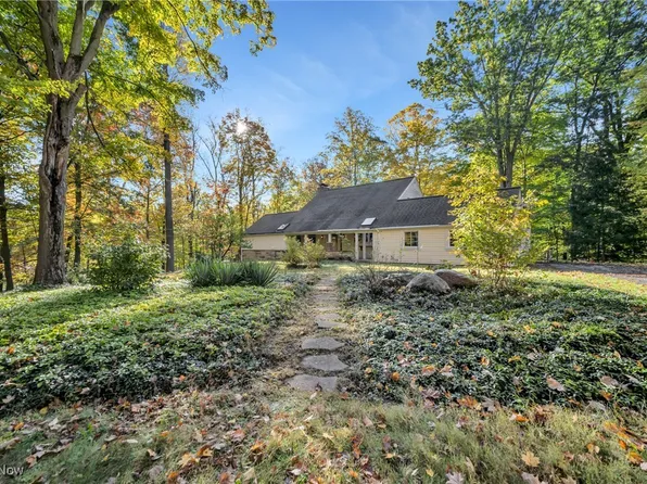 34600 Dogwood Ln, Solon, OH 44139