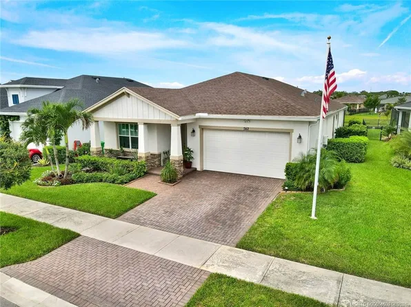 742 SE Woodbine Rd, Port Saint Lucie, FL 34984