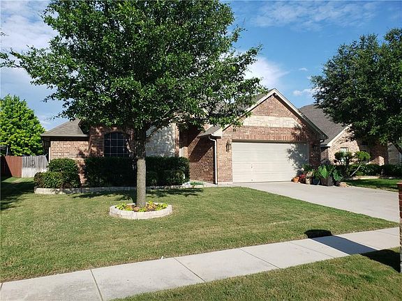 3rd image of 121 Water Wood Dr