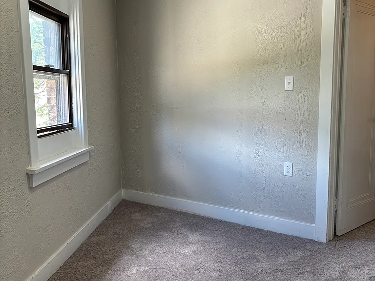 3336 Niagara St — Photo 11