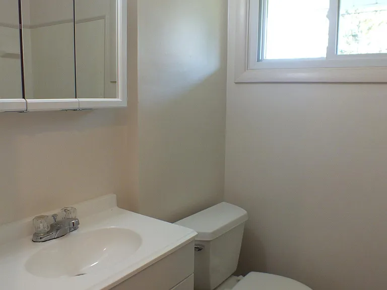 1749 Gaylord Dr — Photo 4