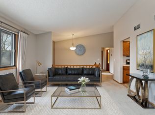 5530 Donegal Dr, Shoreview, MN 55126