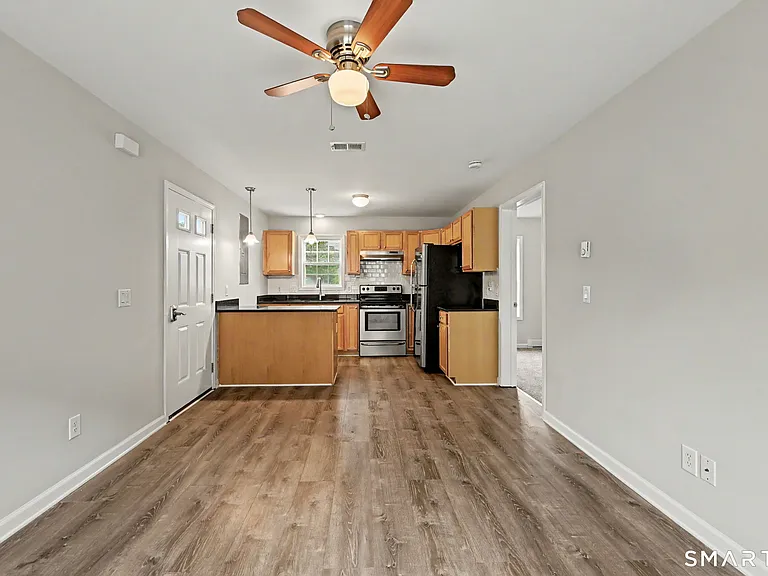 149 S Main St #D — Photo 12