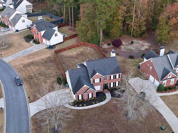 2nd image of 405 Caxton Ct SW