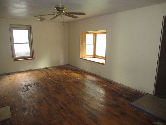 4th image of 109 N Forest St