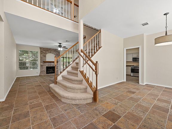 5th image of 1304 Meadow Lark Dr