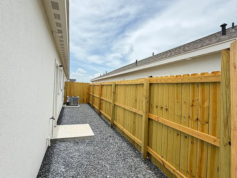 3708 Ventura Ave #2 — Photo 18