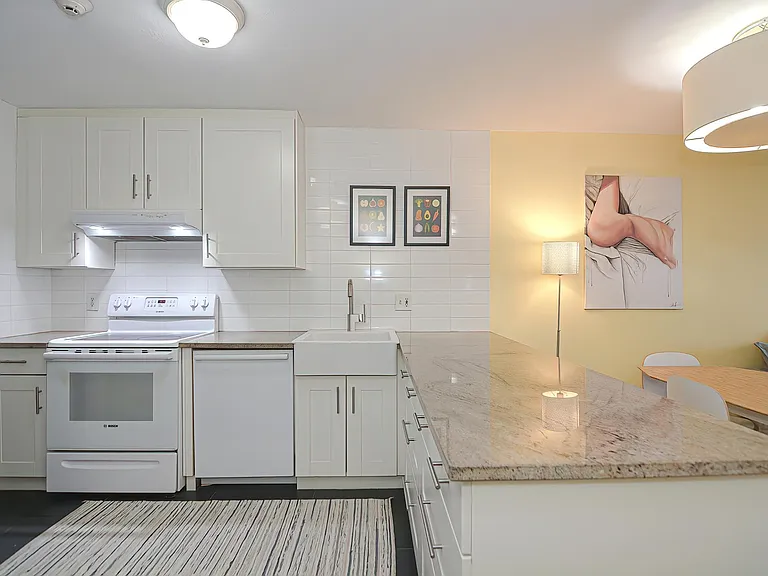 18 Pond St #7 — Photo 3
