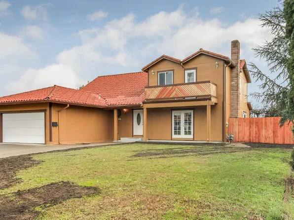 5270 Country Club Dr, Rohnert Park, CA 94928