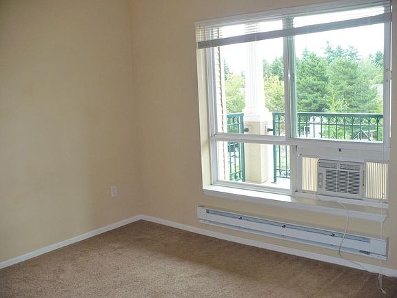 2nd image of 12224 NE 8th St APT 206
