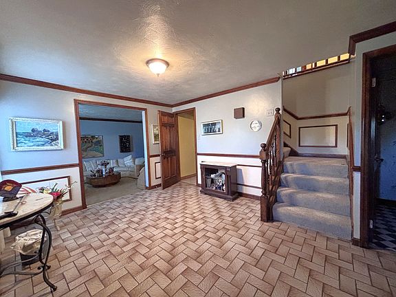 2nd image of 571 Aljo Dr