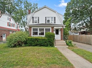 11 Fernwold St, Springfield, MA 01104