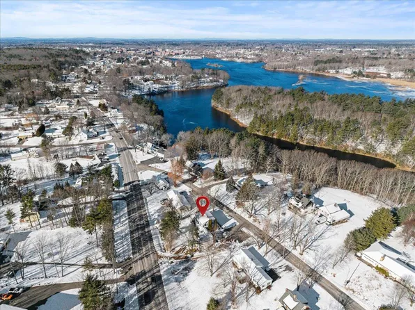 6 Decary Rd, Biddeford, ME 04005