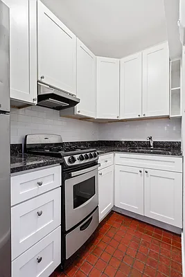 Rented by Compass | media 4