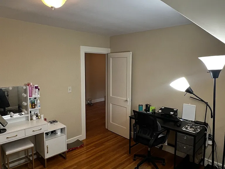 145 Sylvan St #5 — Photo 6