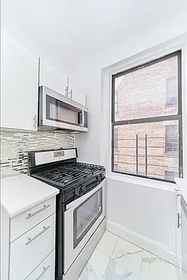 Rented by Living New York | media 9