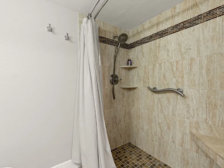 5817 Park St N #406 — Photo 27