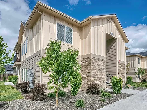 4813 Continental Ln #201 Photo 1