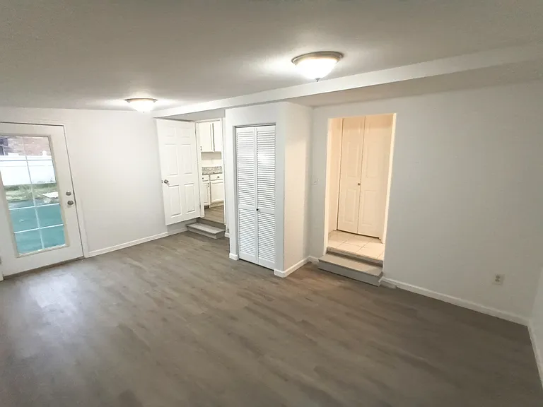 509 Rose Dr — Photo 8