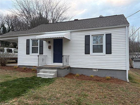 2nd image of 2848 Trent St