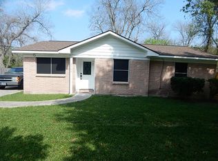 2704 McKinney Rd, Baytown, TX 77520