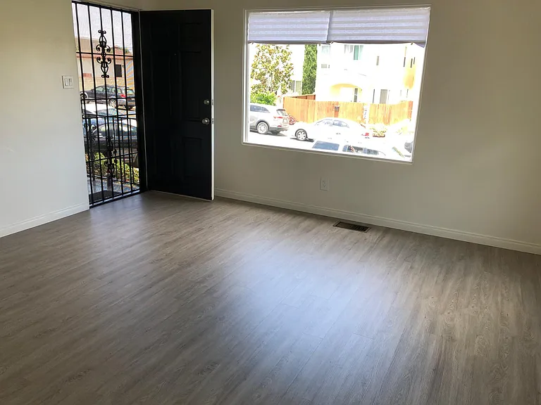 4337 Mentone St — Photo 5