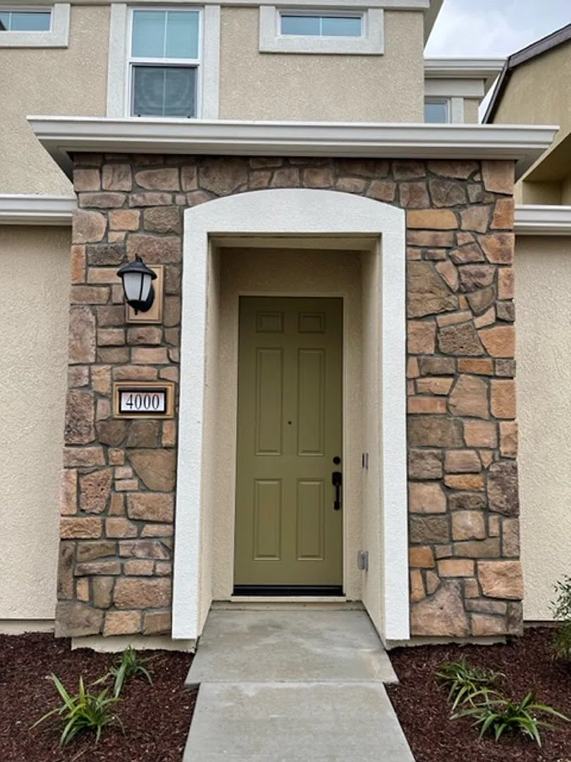 New Lennar Home, Ready For New Occupants! — Photo 3