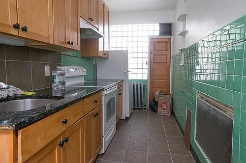 2nd image of 1825 Pine St APT 2R