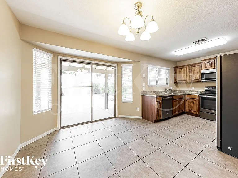 3336 W Quail Ave — Photo 7