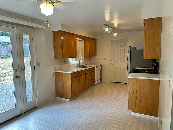 5th image of 5707 Sunset Ln
