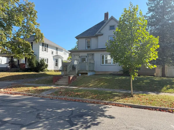 612 N Detroit St, Bellefontaine, OH 43311