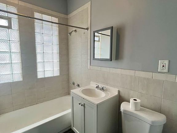 3rd image of 400 E Auer Ave #400