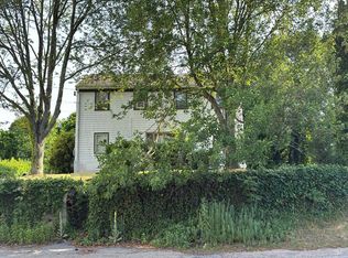 386 Canonicus St, Tiverton, RI 02878