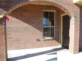 2801 Brookstone Ct, Moore, OK 73160