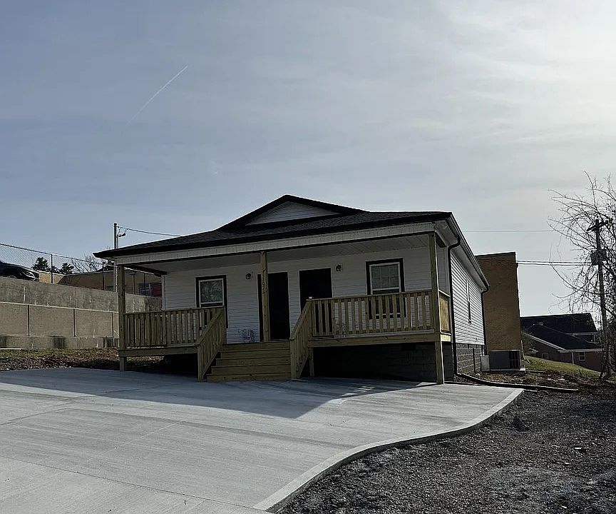 Parking access within a few steps of the covered front door