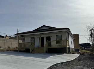 107 N College Ave #A, Carthage, TN 37030