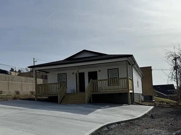 107 N College Ave #A, Carthage, TN 37030