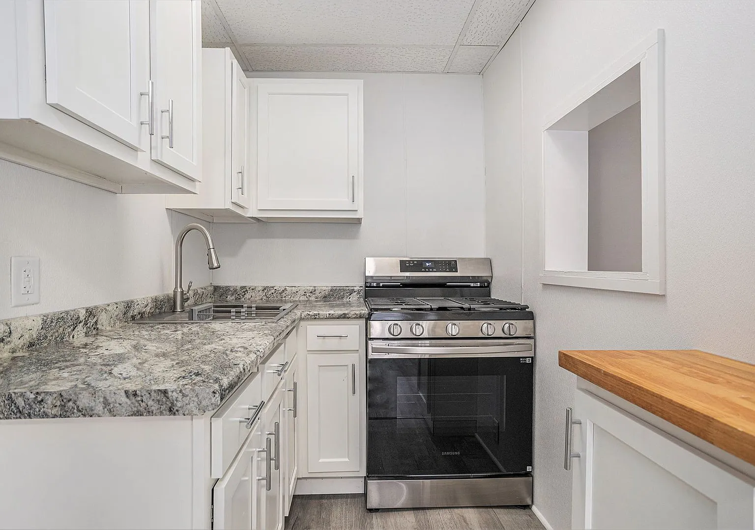 Close to Campus! Charming 1-Bed/1-Bath Apartment Newly Renovated — Photo 1