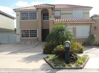 15610 SW 63rd Ter, Miami, FL 33193